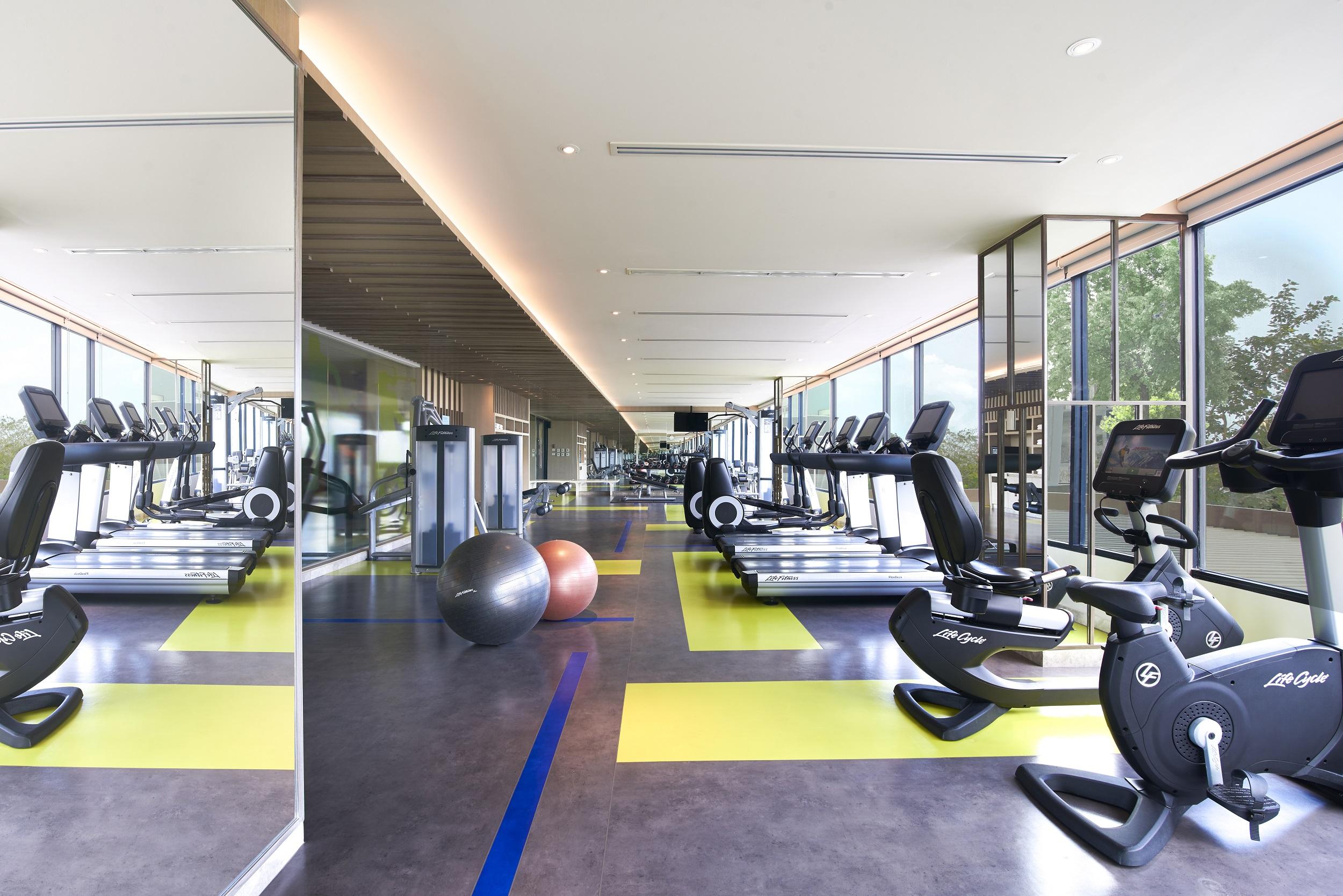 فندق Amari باتايا المظهر الخارجي الصورة The gym at the hotel
