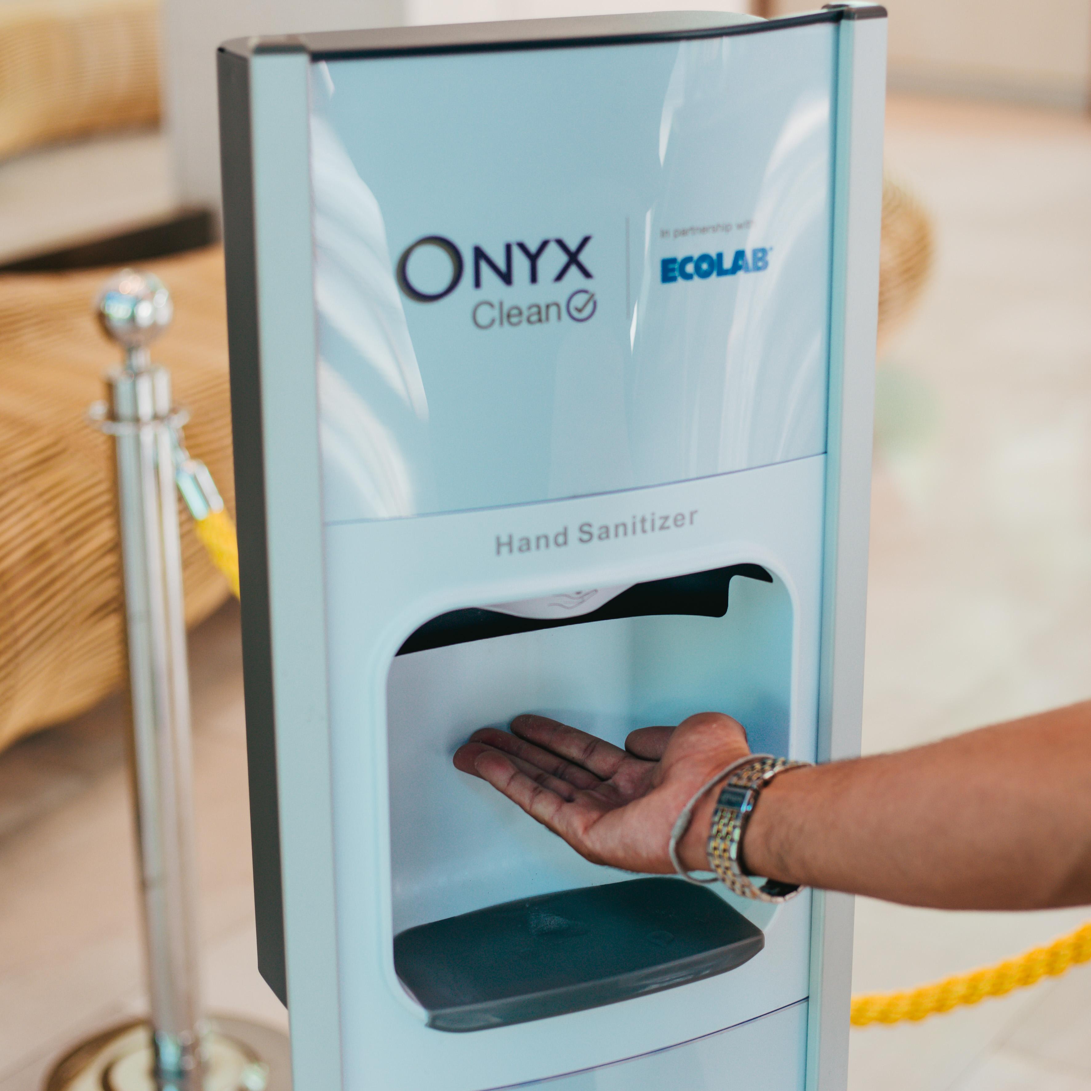 فندق Amari باتايا المظهر الخارجي الصورة A hand sanitizer dispenser
