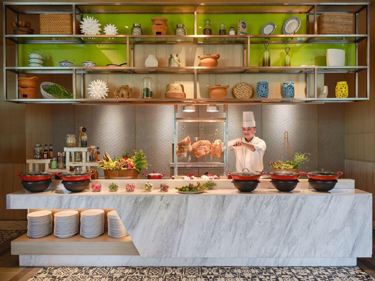 فندق Amari باتايا المظهر الخارجي الصورة A live kitchen at a hotel