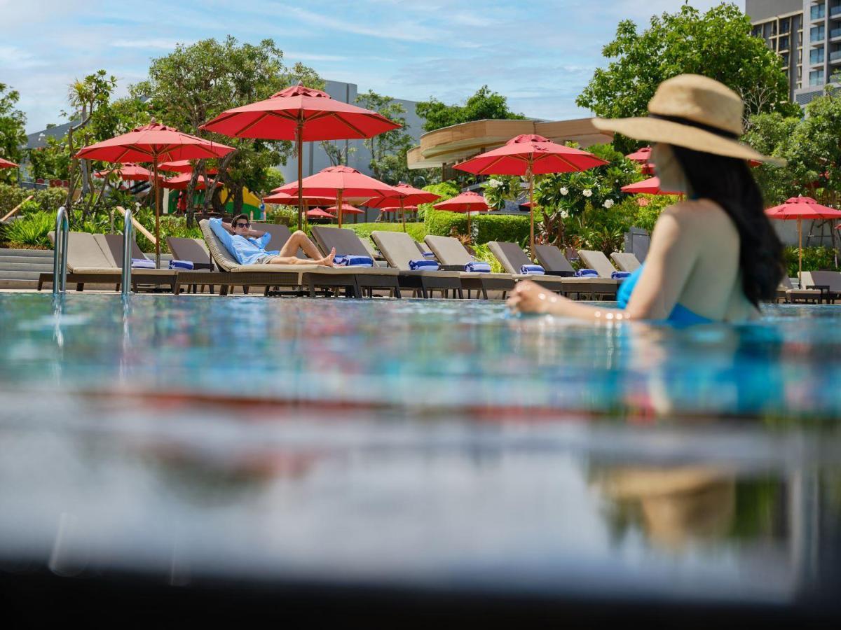 فندق Amari باتايا المظهر الخارجي الصورة The pool at the hotel