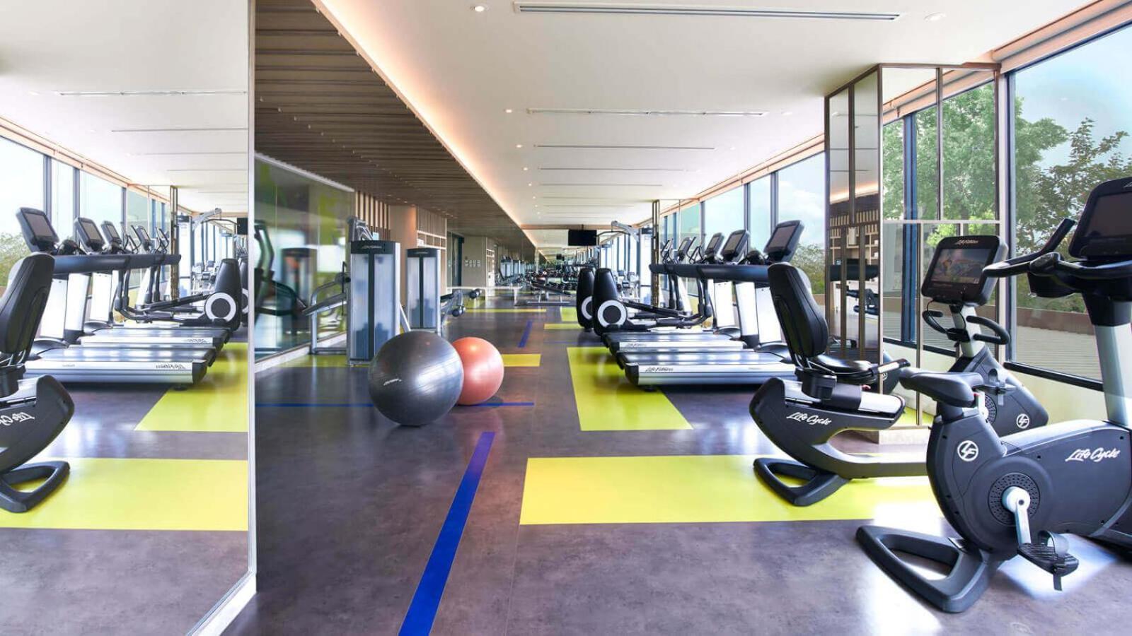 فندق Amari باتايا المظهر الخارجي الصورة The gym at the hotel