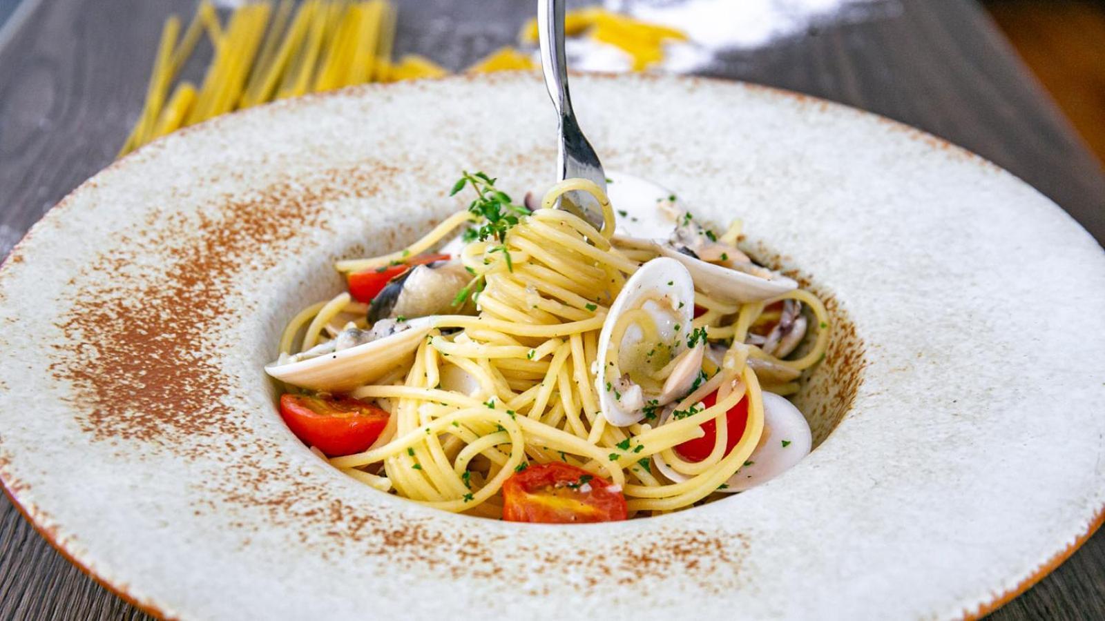 فندق Amari باتايا المظهر الخارجي الصورة Spaghetti alla vongole