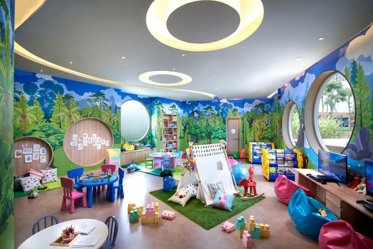فندق Amari باتايا المظهر الخارجي الصورة The Club, the hotel's children's club
